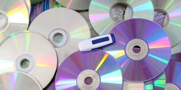 USB Pen Drive on CDs and DVDs — Stock Photo, Image
