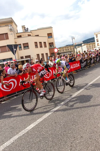 İtalya Bisiklet Turu 2014 yarışan bisikletçiler — Stok fotoğraf
