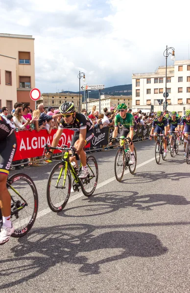 Ciclistas compitiendo en el Giro D 'Italia 2014 — Foto de Stock