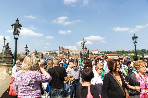 Vista de Praga y el Moldava desde el puente Karluv más Fotos de stock libres de derechos