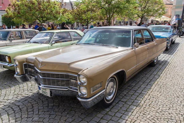 1965 Cadillac deVille – stockfoto