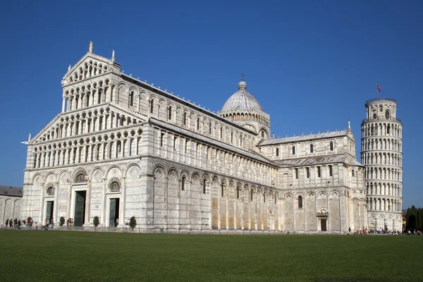 Il Duomo e la Torre Pendente di Pisa — Foto Stock