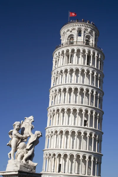 Torre pendente di Pisa e Statua — Foto Stock