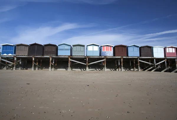 Pláž chaty, frinton, essex, Anglie — Stock fotografie