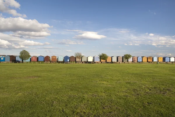 Strand hutten op brightlingsea, essex, Engeland — Stockfoto