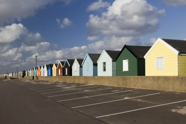 Барвистий пляж хатини, southwold, Саффолк, Англія — стокове фото