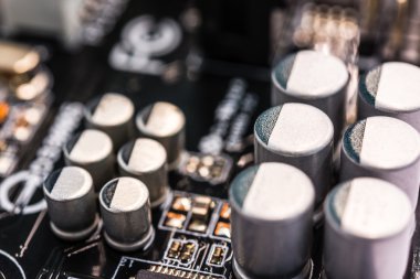 bilgisayar Kondansatörler