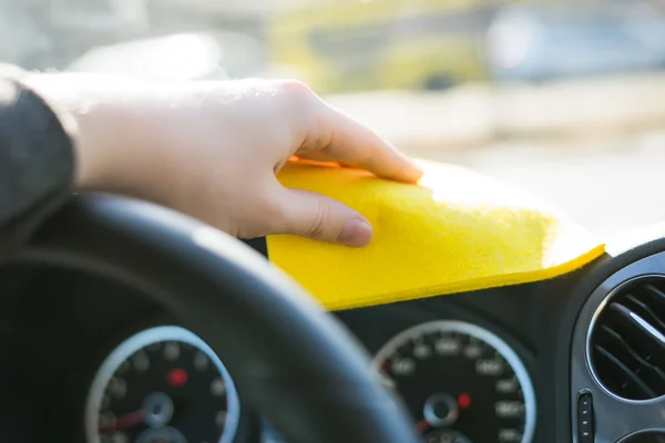 Cleaning car — Stock Photo, Image