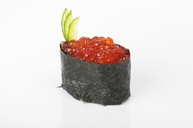 Gunkan somon havyar ile