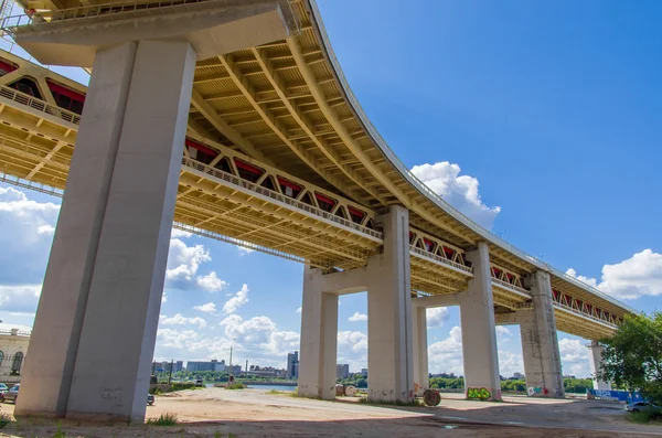 Onder de brug — Stockfoto