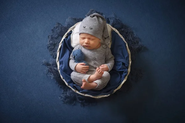 Lindo Bebé Recién Nacido Niño Fotos De Stock