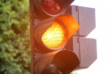 Yaz kenti Lviv, Ukrayna 'da eski trafik ışıkları, kavram
