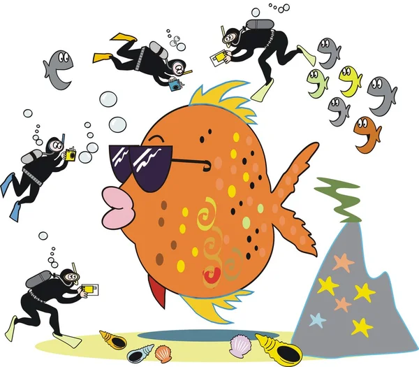 Vektör karikatür büyük turuncu balık cilt dalgıçlar tarafından fotoğraflandı edilmektedir. — Stok Vektör