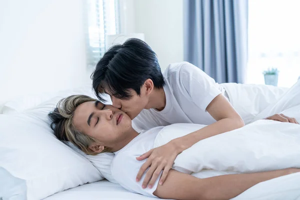 Asian Attractive Gay Kiss Boyfriend Forehead Wake Sleep Handsome Romantic — Fotografie, imagine de stoc