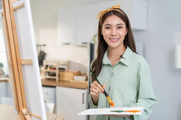 Portrait Asian Young Artist Girl Coloring Painting Board Home Attractive — Stock fotografie