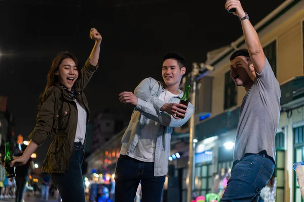 Asian Attractive People Drinking Alcohol Friends Having Party Group Tourist — Fotografia de Stock