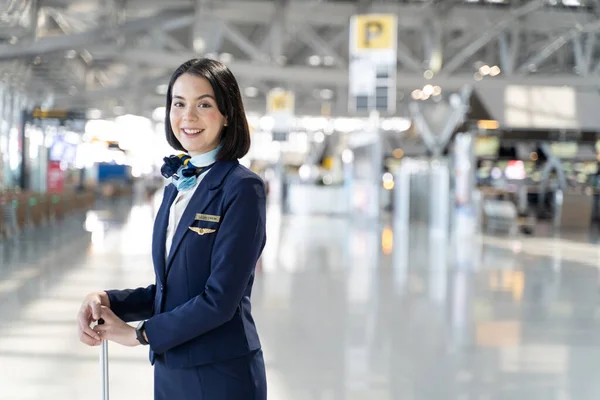 Portrait Caucasian Flight Attendant Standing Airport Terminal Attractive Beautiful Cabin — Fotografia de Stock