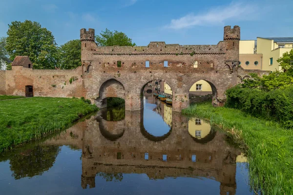 Berkelpoort - Hanseatic Zutphen, Hollanda 'da Berkel nehrinin üzerindeki şehir duvarında 14. yüzyıldan kalma bir su kapısı.