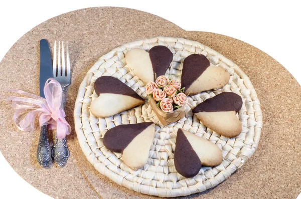 접시, 흰 바탕에 하트 모양 쿠키 — 스톡 사진