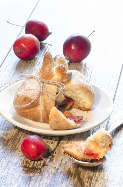 Paradise apples baked in pastry, in shape of bags — Stock Photo, Image
