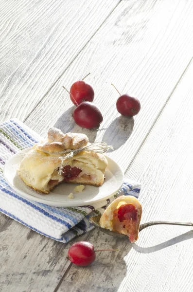 Paraíso de manzanas horneadas en pastelería, en forma de bolsas. Hornear Navidad —  Fotos de Stock