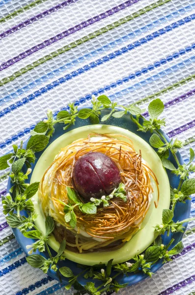 Velikonoční dezert s slivovice a se šlehačkou — ストック写真