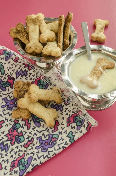 Biscotti allo zucchero osseo e latte condensato, attenzione selettiva — Foto Stock