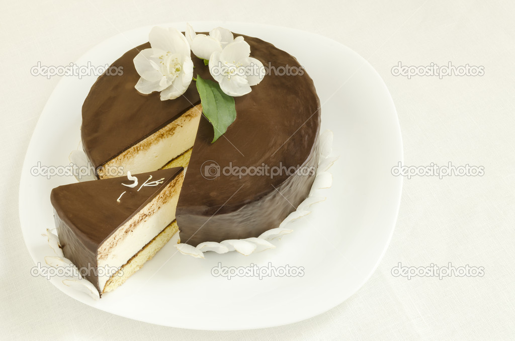 Souffle Cake with chocolate glaze