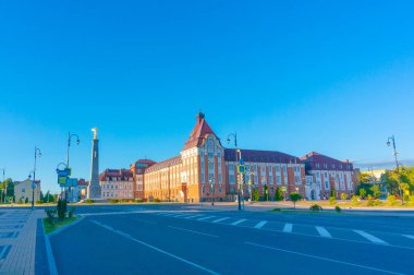 Gusev 'deki deniz feneri alışveriş merkezi. Kalininingrad bölgesi, Rusya.