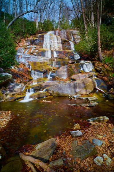 コーブ クリーク滝 Cove Creek Folls アメリカ合衆国ノースカロライナ州 — ストック写真