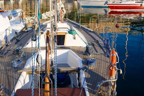 Jachten in marina — Stockfoto