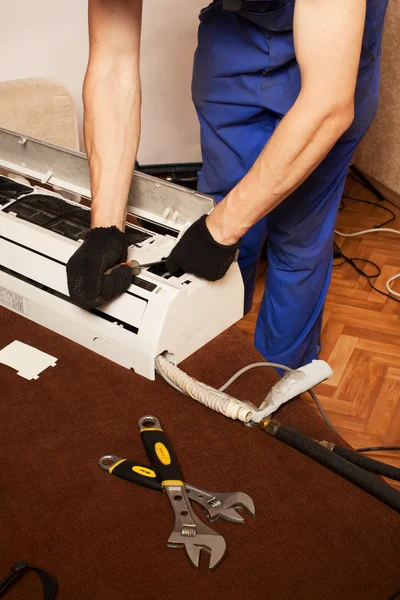 air conditioning ana yeni Klima yüklemeye hazırlanılıyor