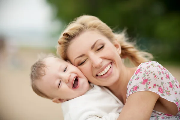 Mãe e filho — Fotografia de Stock