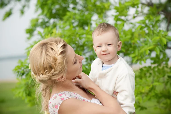 Mère et fils — Photo