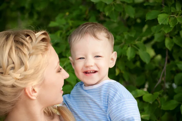 Mãe e filho — Fotografia de Stock