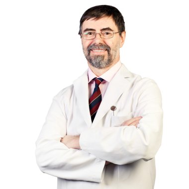 Beyaz bir arka planda wea mutlu orta yaşlı diş hekimi portresi