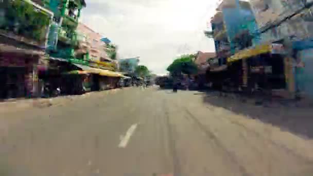 SAIGON - 22 LUGLIO: Viaggio in moto lungo la città di Saigon — Video Stock