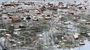 Suyumuzu kirleten büyük miktarda çöp.