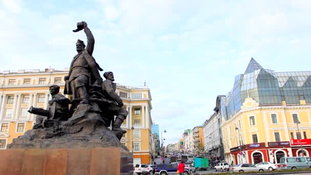 VLADIVOSTOK - October 19: downtown area, view from main square — Stock Video