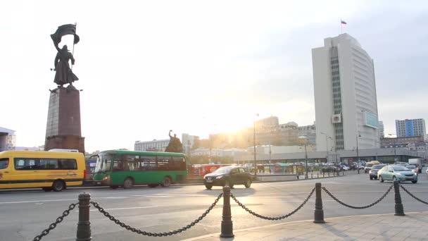 Vladivostok - oktober 19:downtown område, stora torget och rådhuset Visa — Stockvideo