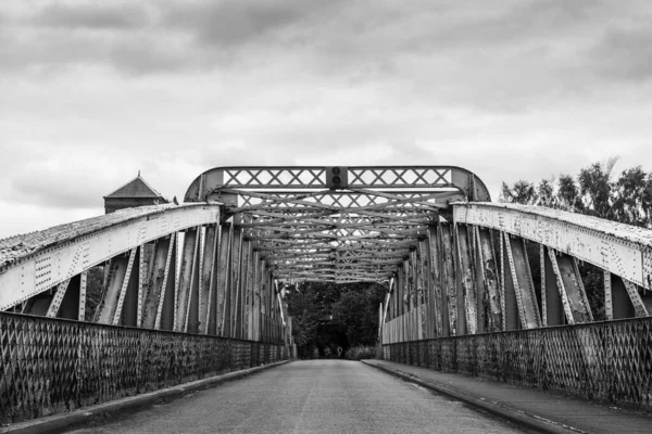 Moore Lane Swing Bridge Monochrome Seen Spanning Manchester Ship Canal — Stock Photo, Image