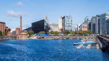 Eylül 2020 'de Liverpool' daki Salthouse Rıhtımı 'nın çoklu görüntü panoraması.