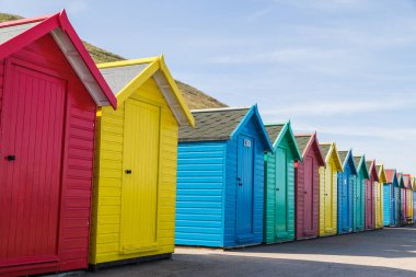 Whitby, Yorkshire 'da güzel sahil kulübeleri Eylül 2020' de görüldü..