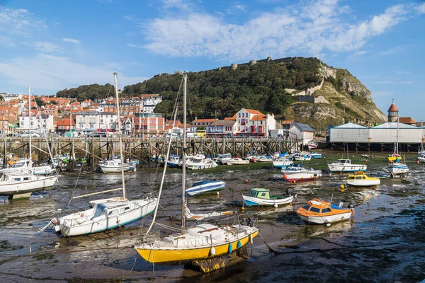 Low Tide Scarborough Harbour Pictured Blue Sky September 2020 — Stock Photo, Image