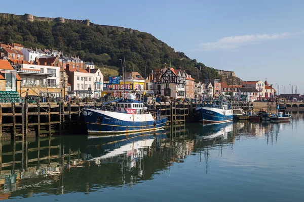 Barche Pesca Sulla Banchina Scarborough Viste Una Mattina Con Bassa — Foto Stock