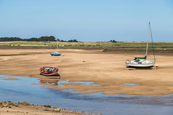 Fishing Boats Beached Wells Next Sea Low Tide North Norfolk — Stock Photo, Image
