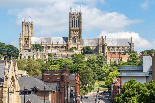 Looking Road Lincoln Cathedral June 2021 Dominates Skyline — Stock Photo, Image