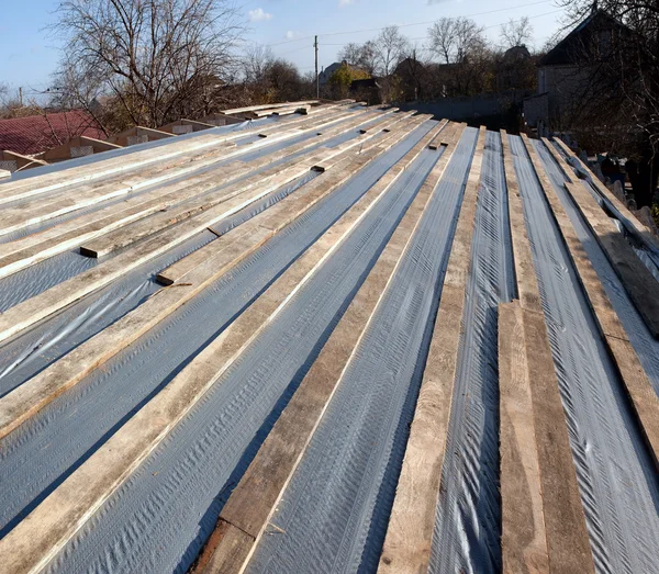 Instalacja hydrauliczna bariery w dachu — Zdjęcie stockowe