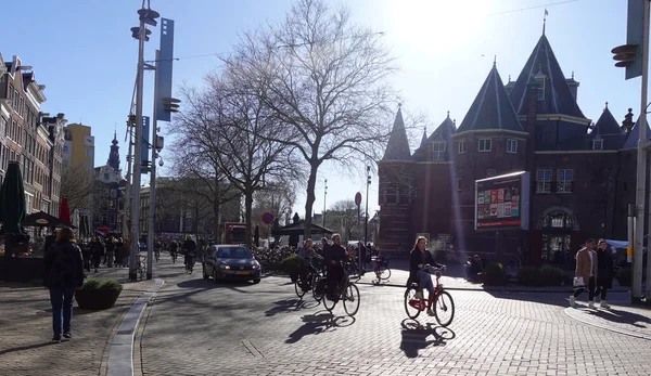 Путешествуйте Амстердаму Красивые Дома Каналы Прохожие — стоковое фото