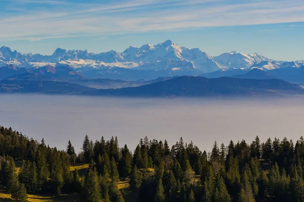 On the Sentes de la Dole from La Rippe, Jura mountains, Switzerland, in autumn — Stock Photo, Image